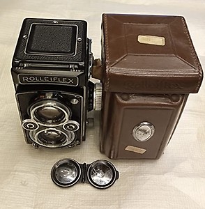 Rollei Rolleiflex 3.5A Type II Tessar 75mm f/3.5 Medium Format TLR Film Camera price in India.