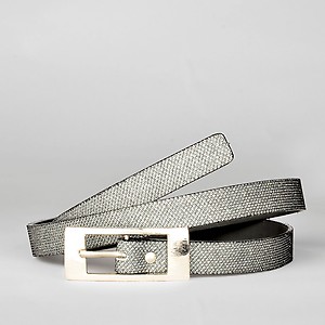 Oysters Belt 1055 price in India.