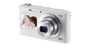 Samsung DV150F Dual-View Smart Camera 16MP, 5x Zoom / 3 Years Samsung Warranty price in India.